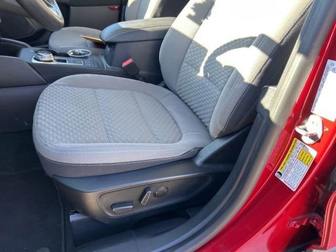 Used 2020 Ford Escape SE image 10