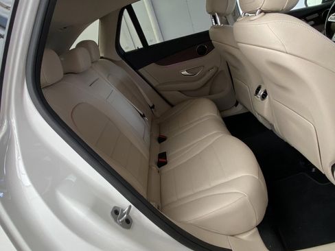 Used 2022 Mercedes-Benz GLC 300 4MATIC w/ Premium Package Lite image 12