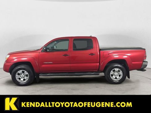 Used 2015 Toyota Tacoma 4x4 Double Cab w/ SR5 Package image 2