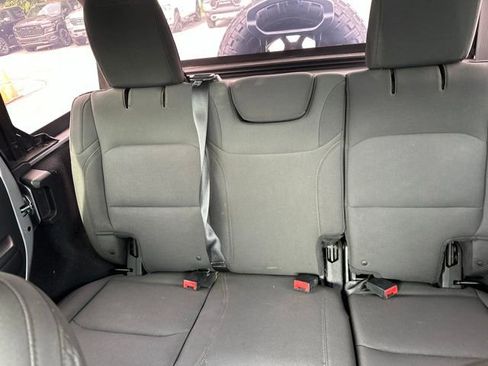 Used 2018 Jeep Wrangler Unlimited Sport S AWD/4WD image 16