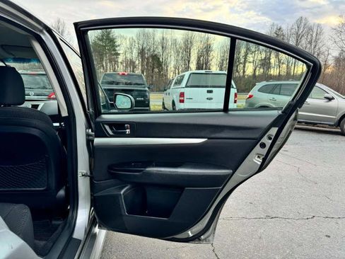 Used 2011 Subaru Legacy 2.5i Premium w/ Popular Equipment Group 2C image 15