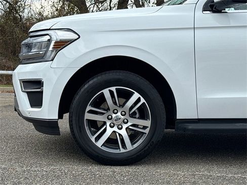 Certified 2024 Ford Expedition Limited image 5