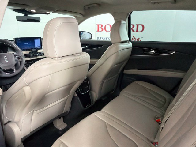 Certified 2022 Lincoln Nautilus FWD w/ Premium Package image 24