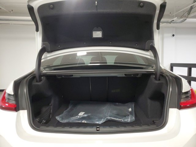 Used 2024 BMW 330i xDrive Sedan w/ Convenience Package AWD/4WD image 24