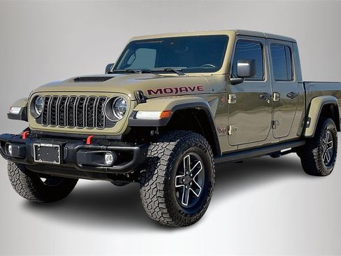 Used 2025 Jeep Gladiator Mojave image 2
