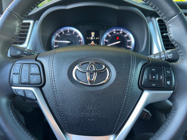 Used 2016 Toyota Highlander Limited AWD/4WD image 26