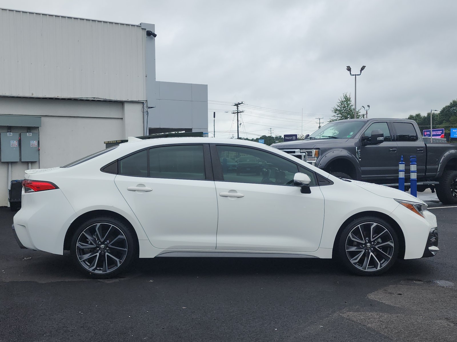 Used 2022 Toyota Corolla SE FWD image 6