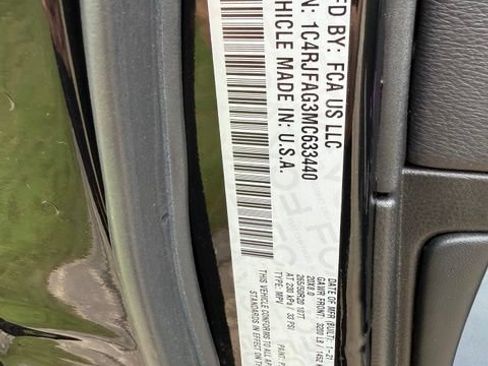 Used 2021 Jeep Grand Cherokee Laredo X AWD/4WD image 26
