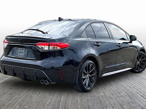 Used 2023 Toyota Corolla SE image 2