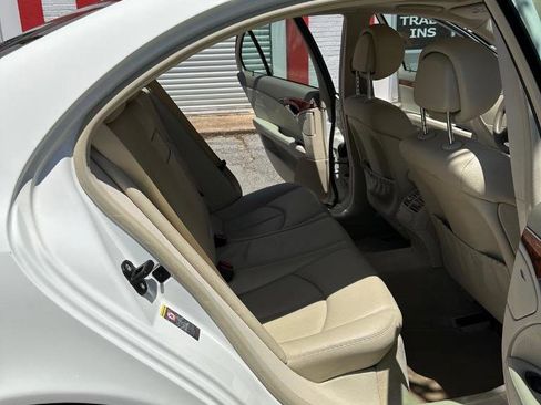 Used 2006 Mercedes-Benz E 350 Sedan image 19