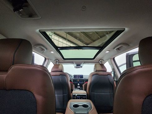 Used 2024 Acura MDX SH-AWD w/ Advance Package image 25