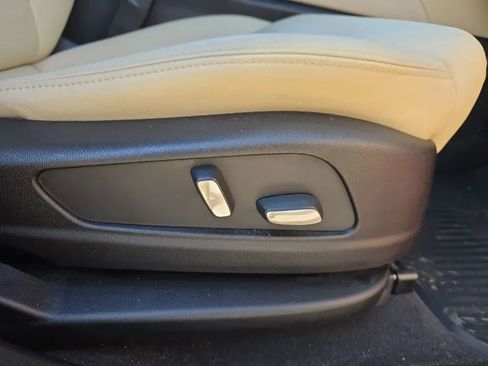 Used 2019 Cadillac XT5 AWD image 47