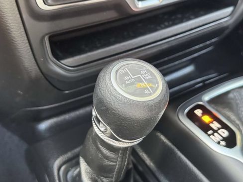 Used 2023 Jeep Wrangler Unlimited w/ Sun & Screen Package AWD/4WD image 15