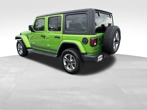 Used 2018 Jeep Wrangler Unlimited Sahara AWD/4WD image 7