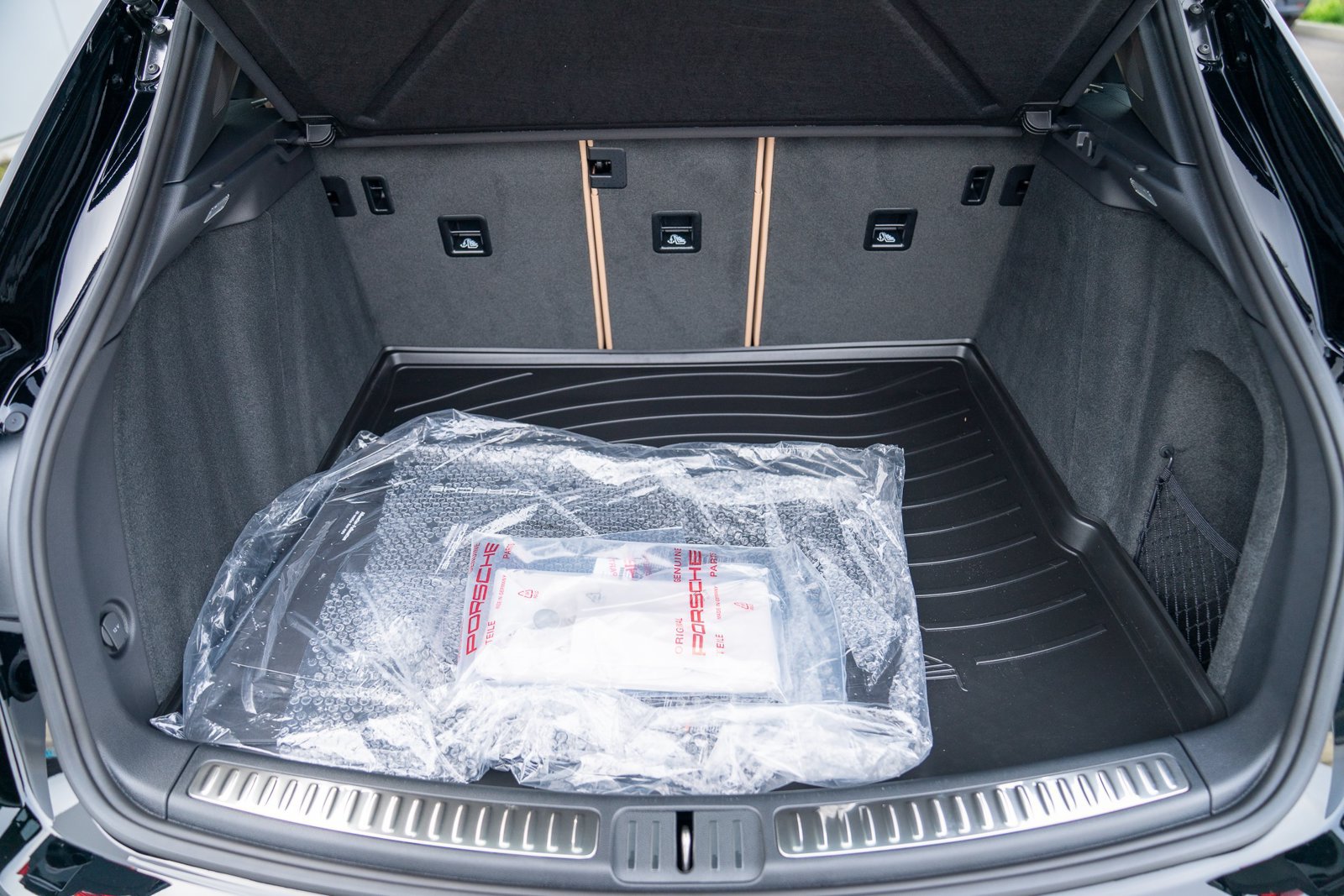 Certified 2026 Porsche Macan AWD/4WD image 28