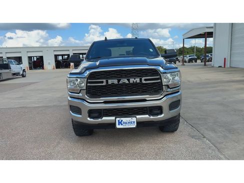 Used 2022 RAM 2500 Tradesman w/ Chrome Appearance Group AWD/4WD image 3