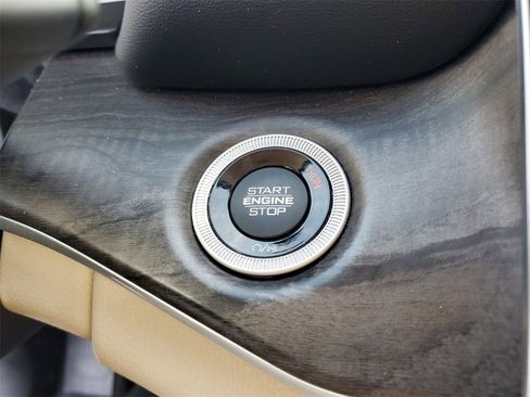 Used 2022 Jeep Grand Cherokee Limited image 27