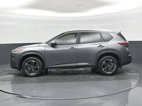 Used 2024 Nissan Rogue SV w/ SV Premium Package FWD image 32