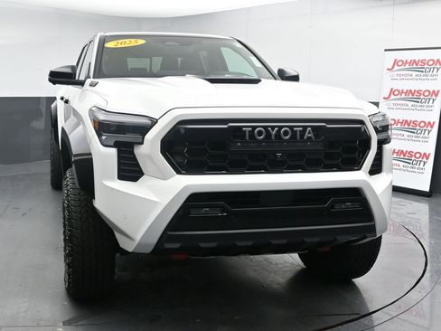 Used 2025 Toyota Tacoma TRD Pro image 3