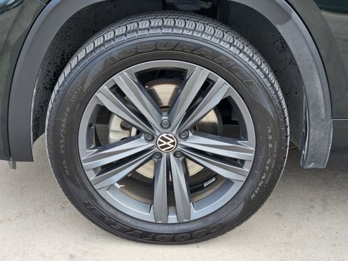 Used 2021 Volkswagen Atlas SE w/ Panoramic Sunroof Package image 11