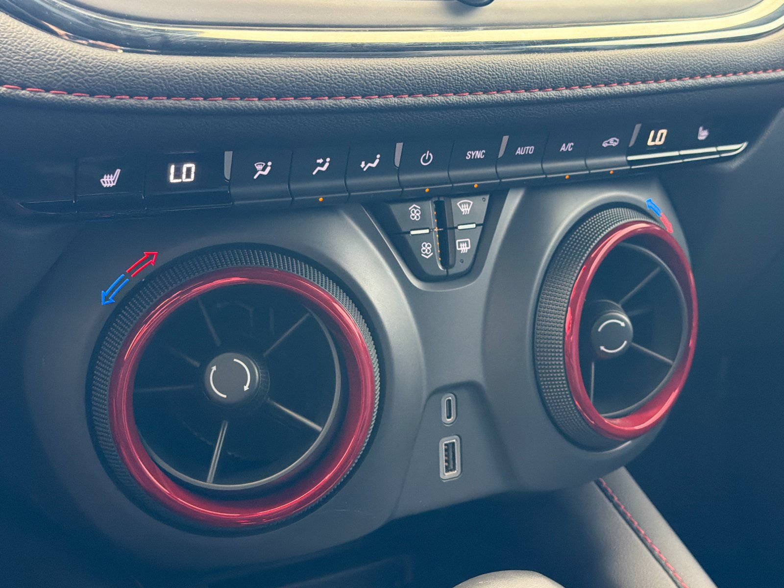 Used 2025 Chevrolet Blazer RS AWD/4WD image 22