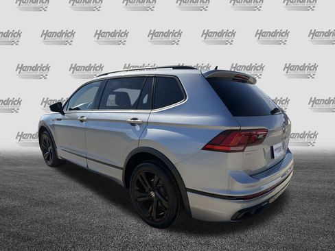 Used 2023 Volkswagen Tiguan SE R-Line image 8