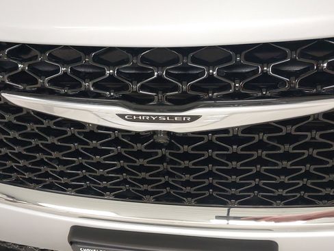 New 2026 Chrysler Pacifica Select image 31