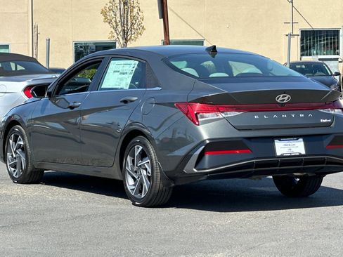 New 2026 Hyundai Elantra Limited FWD image 6