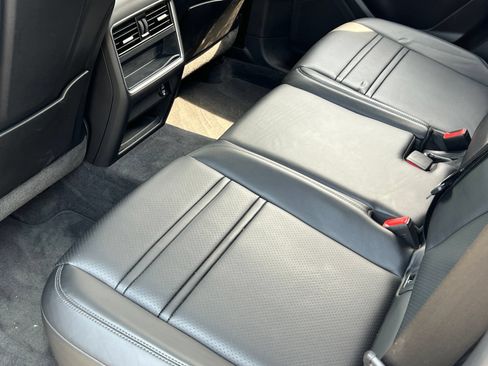 Certified 2023 Porsche Cayenne AWD/4WD image 20