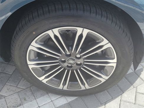 New 2025 Land Rover Range Rover Evoque S image 21