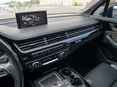 Used 2018 Audi Q7 3.0T Prestige w/ Prestige Package AWD/4WD image 14