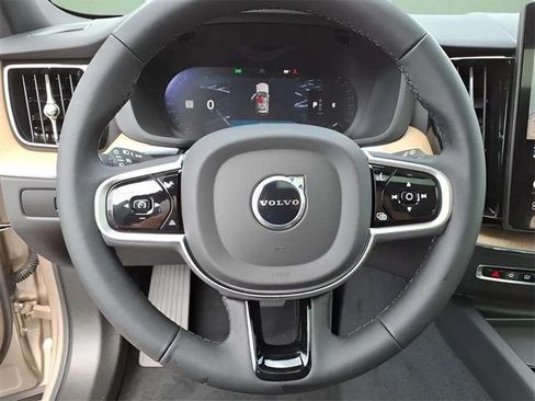 New 2026 Volvo XC60 B5 Plus w/ Protection Package Premier AWD/4WD image 17