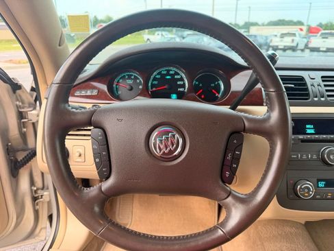Used 2009 Buick Lucerne CXL w/ Driver Confidence Package FWD image 18