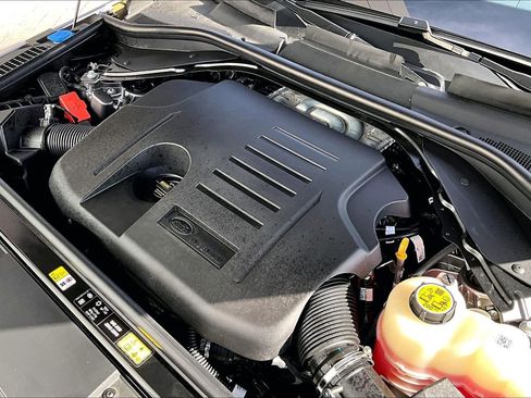 Used 2025 Land Rover Range Rover Sport image 31