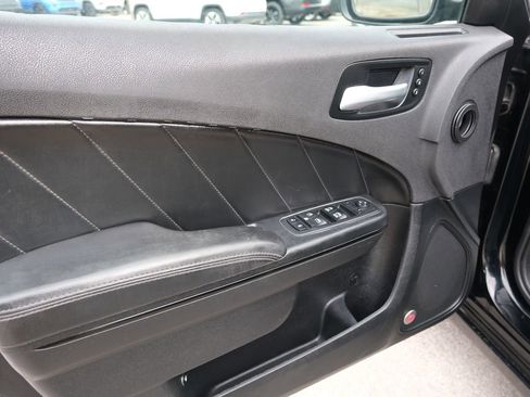 Used 2017 Dodge Charger SXT w/ AWD Plus Group image 15