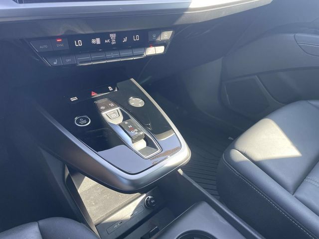 Certified 2023 Audi Q4 e-tron Premium Plus w/ Premium Plus AWD/4WD image 31