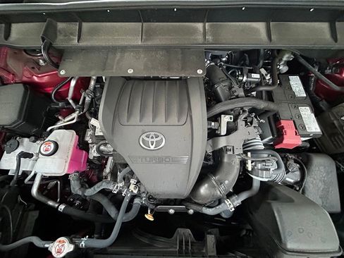 Used 2024 Toyota Highlander Platinum FWD image 12