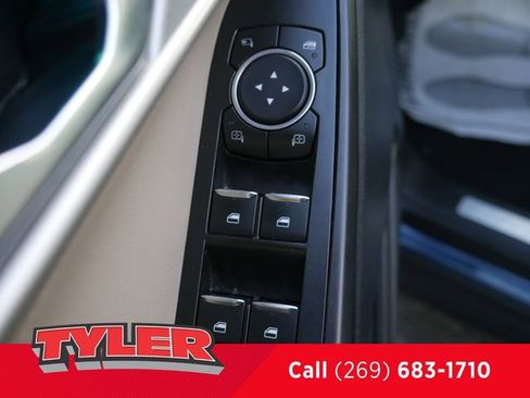 Used 2020 Ford Explorer Limited image 24