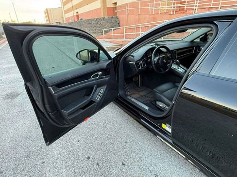 Used 2014 Porsche Panamera 4 image 9