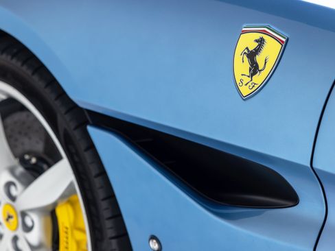 Certified 2020 Ferrari Portofino RWD image 21