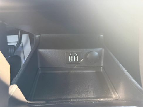 Used 2019 Ford Fusion SE image 23