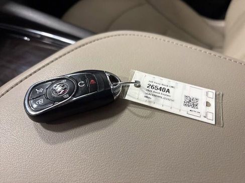 Used 2020 Buick Enclave Premium w/ Sun and Sites Package AWD/4WD image 32