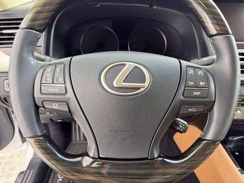 Used 2017 Lexus LS 460 w/ Comfort Package image 16