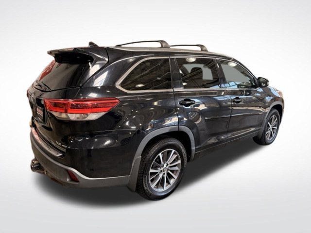 Used 2017 Toyota Highlander XLE w/ Protection Package #3 AWD/4WD image 25