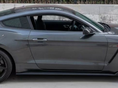 Used 2016 Ford Mustang Shelby GT350R w/ GT350R Equipment Group 920A image 2