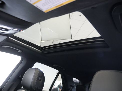 Used 2022 Mercedes-Benz GLE 350 4MATIC w/ Premium Package image 26