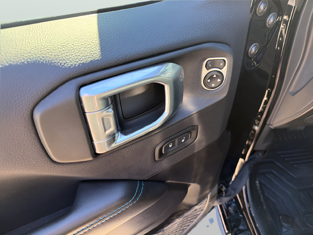 Used 2024 Jeep Wrangler High Altitude AWD/4WD image 16