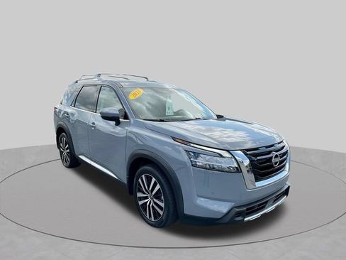 Certified 2023 Nissan Pathfinder Platinum AWD/4WD image 6
