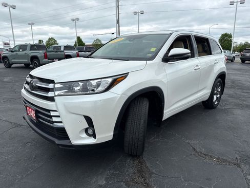 Used 2019 Toyota Highlander Limited Platinum AWD/4WD image 3