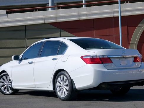 Used 2015 Honda Accord EX image 19